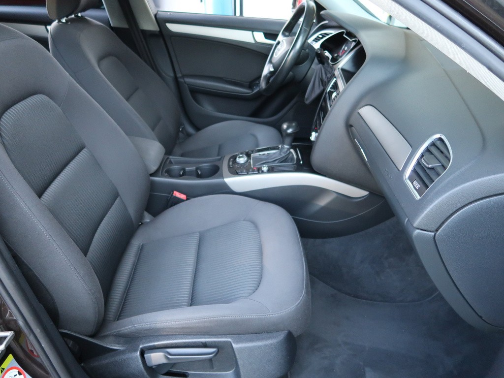Audi A4 2.0 TDI Automat, Xenóny, Bi-Xenóny, Tempomat