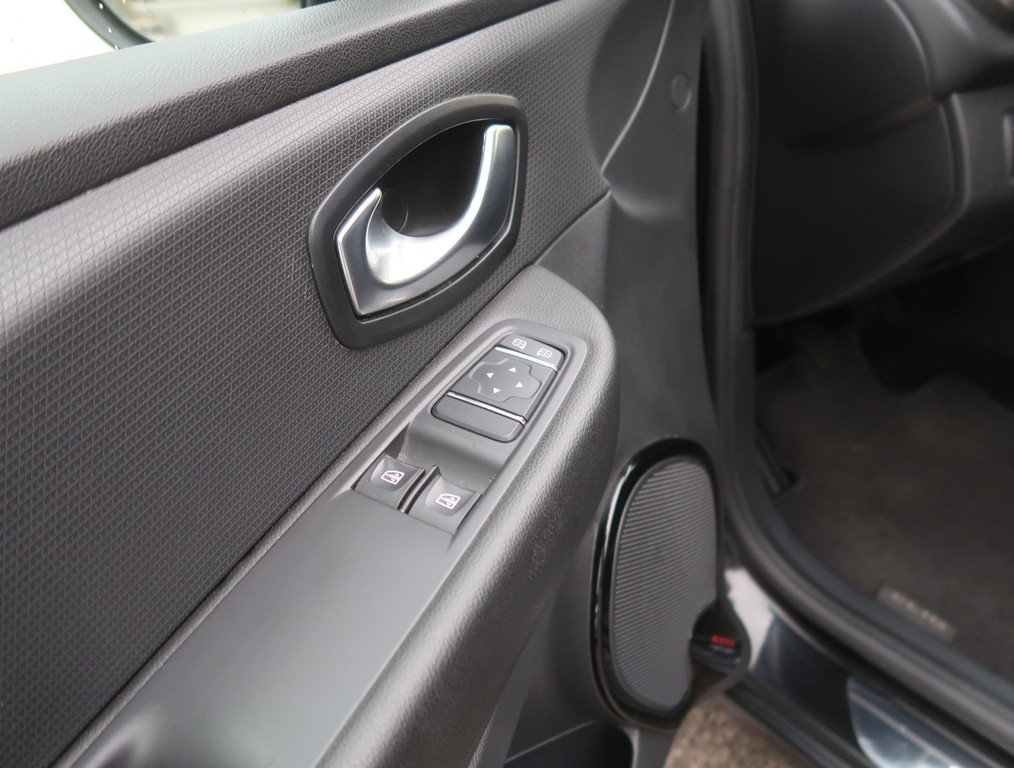 Renault Clio Limited 0.9 TCe Navigácia, Tempomat