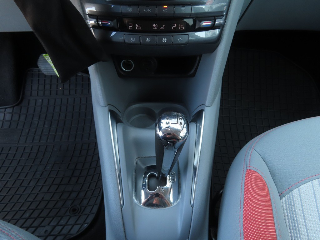 Peugeot 208 1.2 PureTech Automat, Serv.kniha, Tempomat
