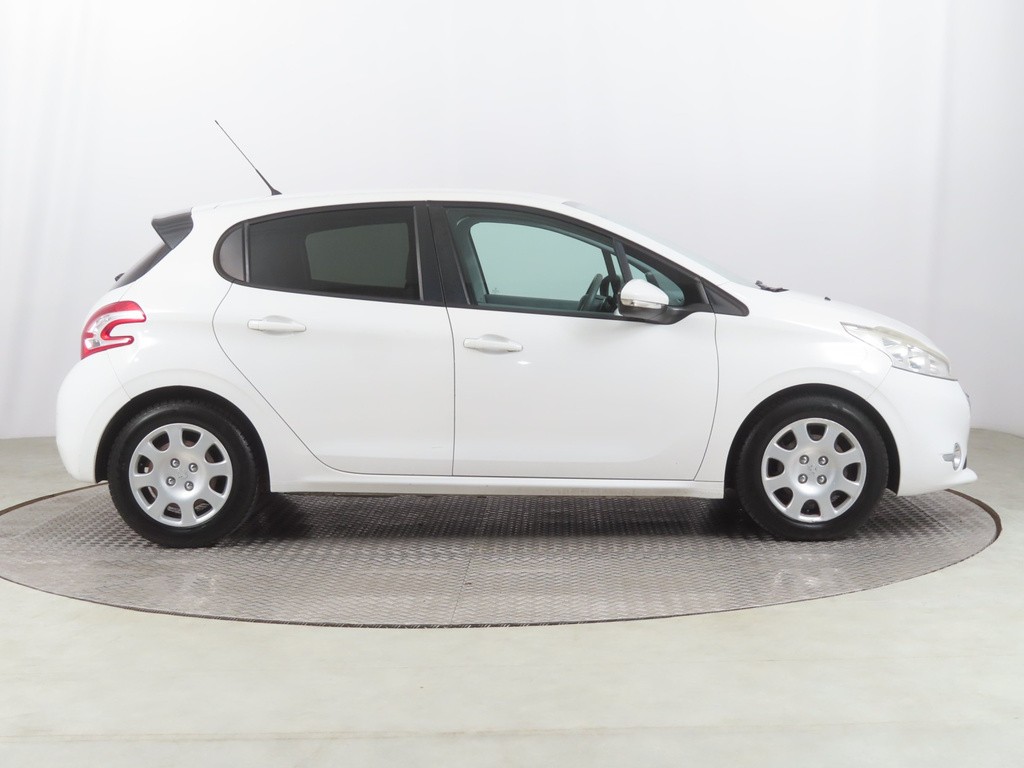 Peugeot 208 1.2 PureTech Automat, Serv.kniha, Tempomat