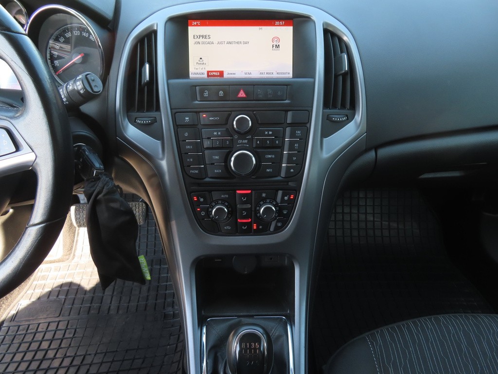 Opel Astra Elegance 1.6 CDTI Serv.kniha, Tempomat, Park. senzory