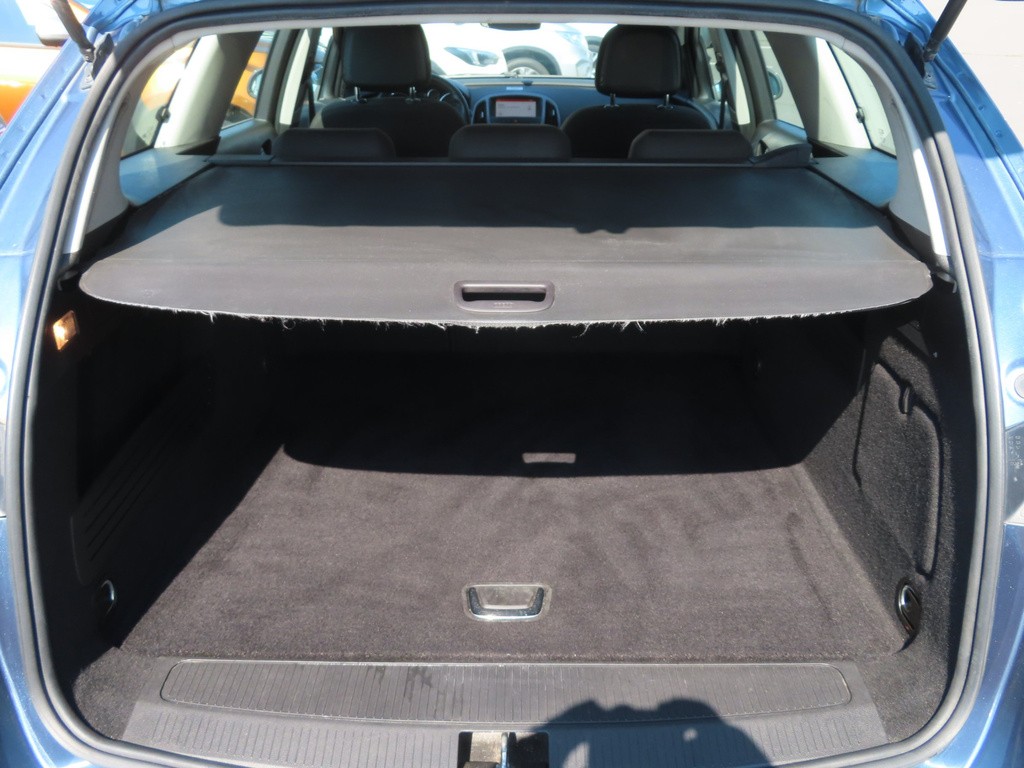 Opel Astra Elegance 1.6 CDTI Serv.kniha, Tempomat, Park. senzory