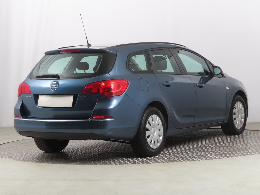 Opel Astra Elegance 1.6 CDTI Serv.kniha, Tempomat, Park. senzory