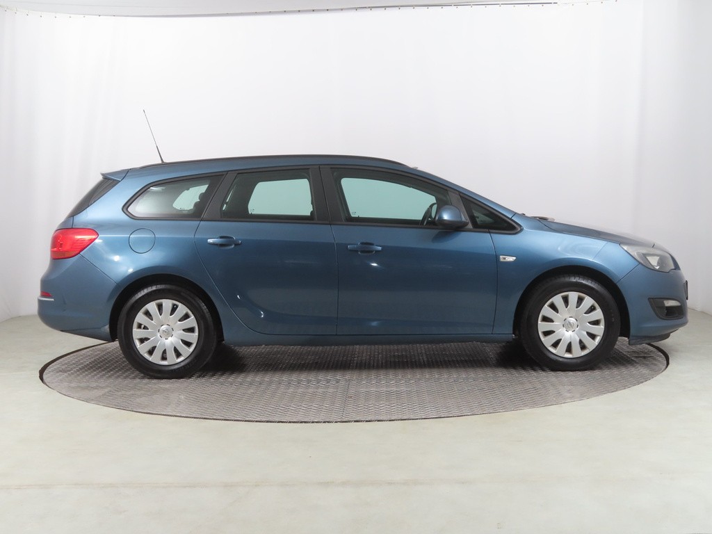 Opel Astra Elegance 1.6 CDTI Serv.kniha, Tempomat, Park. senzory
