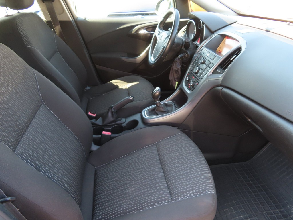 Opel Astra Elegance 1.6 CDTI Serv.kniha, Tempomat, Park. senzory