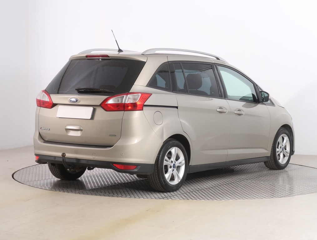 Ford Grand C-Max 1.0 EcoBoost Tempomat, Park. senzory, Vyhř. sedaček