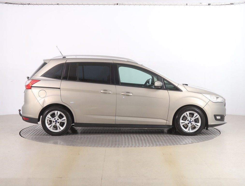 Ford Grand C-Max 1.0 EcoBoost Tempomat, Park. senzory, Vyhř. sedaček