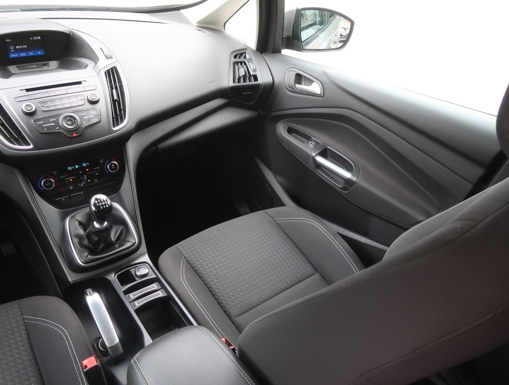 Ford Grand C-Max 1.0 EcoBoost Tempomat, Park. senzory, Vyhř. sedaček
