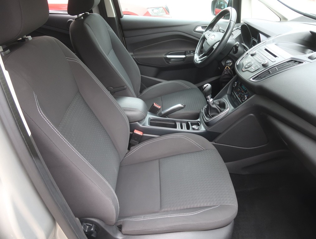 Ford Grand C-Max 1.0 EcoBoost Tempomat, Park. senzory, Vyhř. sedaček