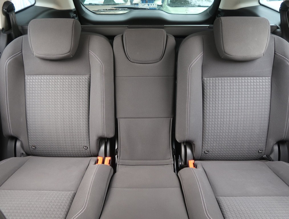 Ford Grand C-Max 1.0 EcoBoost Tempomat, Park. senzory, Vyhř. sedaček