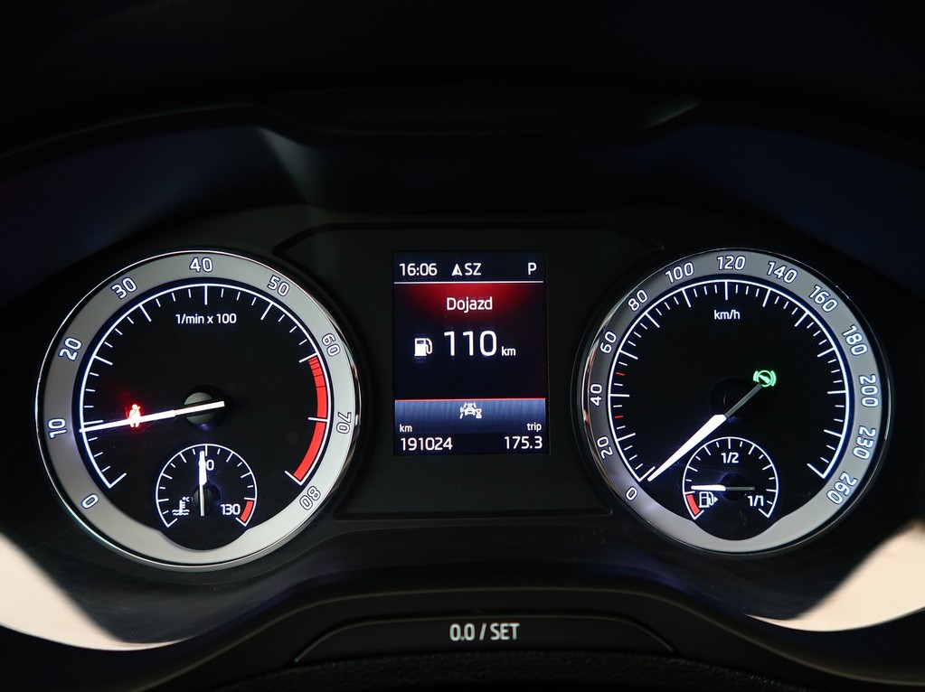 Skoda Karoq 1.5 TSI NOVÉ V SR,
