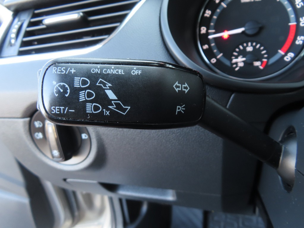 Skoda Octavia Combi . Scout 2.0 TDI Automat, Serv.kniha, Xenóny, Bi-Xenóny