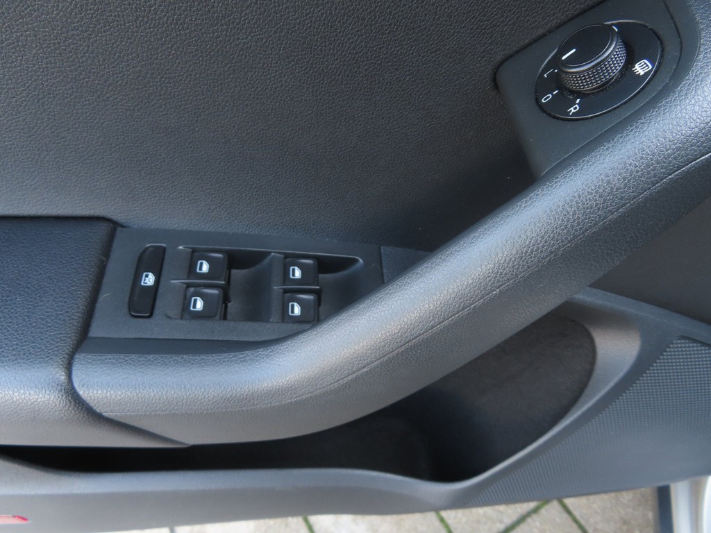 Skoda Octavia Combi . Scout 2.0 TDI Automat, Serv.kniha, Xenóny, Bi-Xenóny