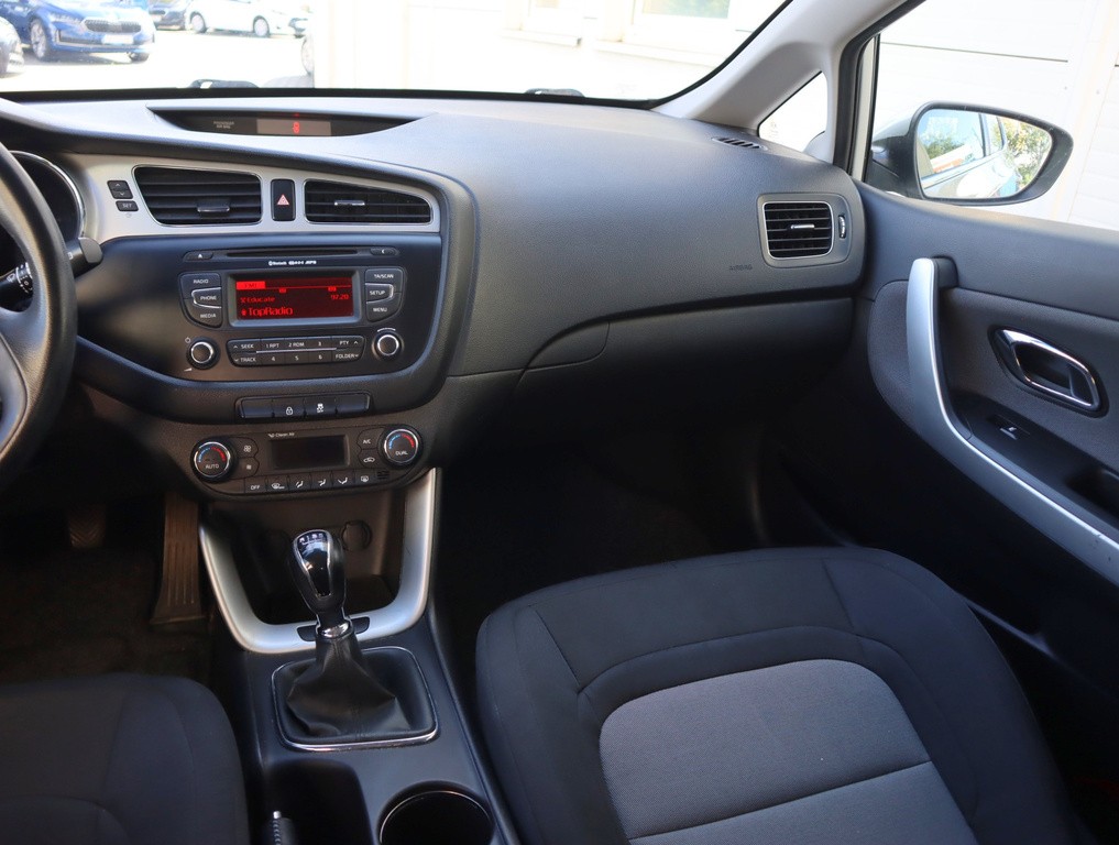Kia Ceed 1.6 CRDi Navigácia, Tempomat, Park. senzory