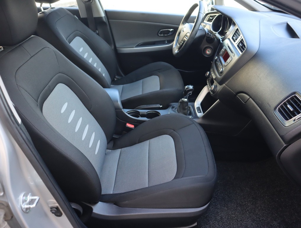 Kia Ceed 1.6 CRDi Navigácia, Tempomat, Park. senzory
