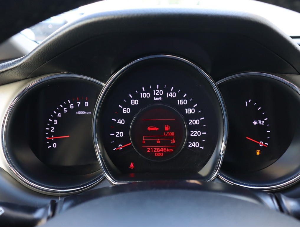 Kia Ceed Comfort 1.6 GDI Tempomat, Park. senzory, Vyhř. sedaček