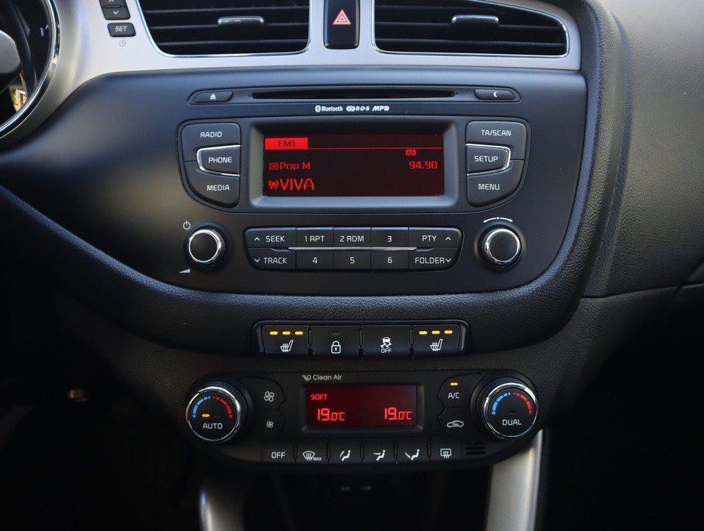 Kia Ceed Comfort 1.6 GDI Tempomat, Park. senzory, Vyhř. sedaček