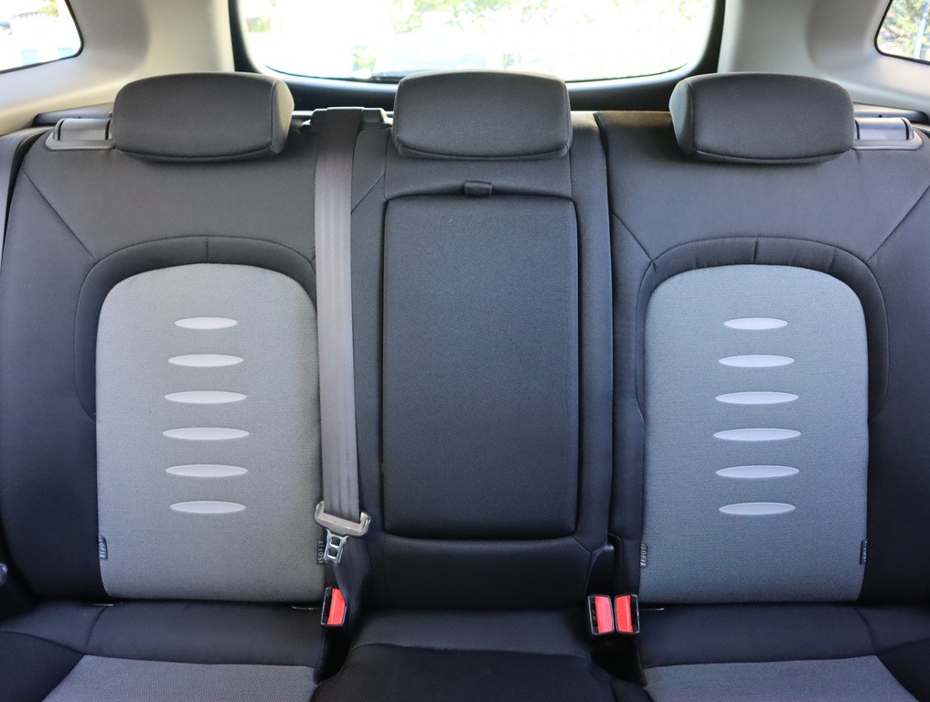 Kia Ceed Comfort 1.6 GDI Tempomat, Park. senzory, Vyhř. sedaček