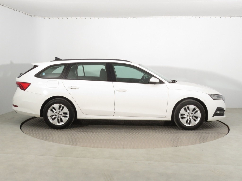 Skoda Octavia 2.0 TDI Tempomat, Park. senzory, Vyhř. sedaček