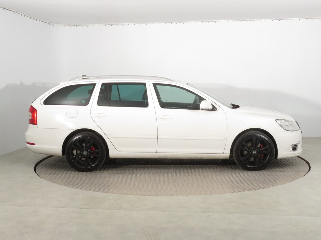 Skoda Octavia RS RS 2.0 TDI Navigácia, Xenóny, Tempomat