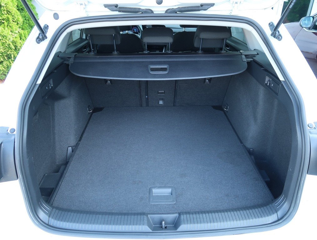 VW Golf Comfortline 2.0 TDI nadštandardná výbava