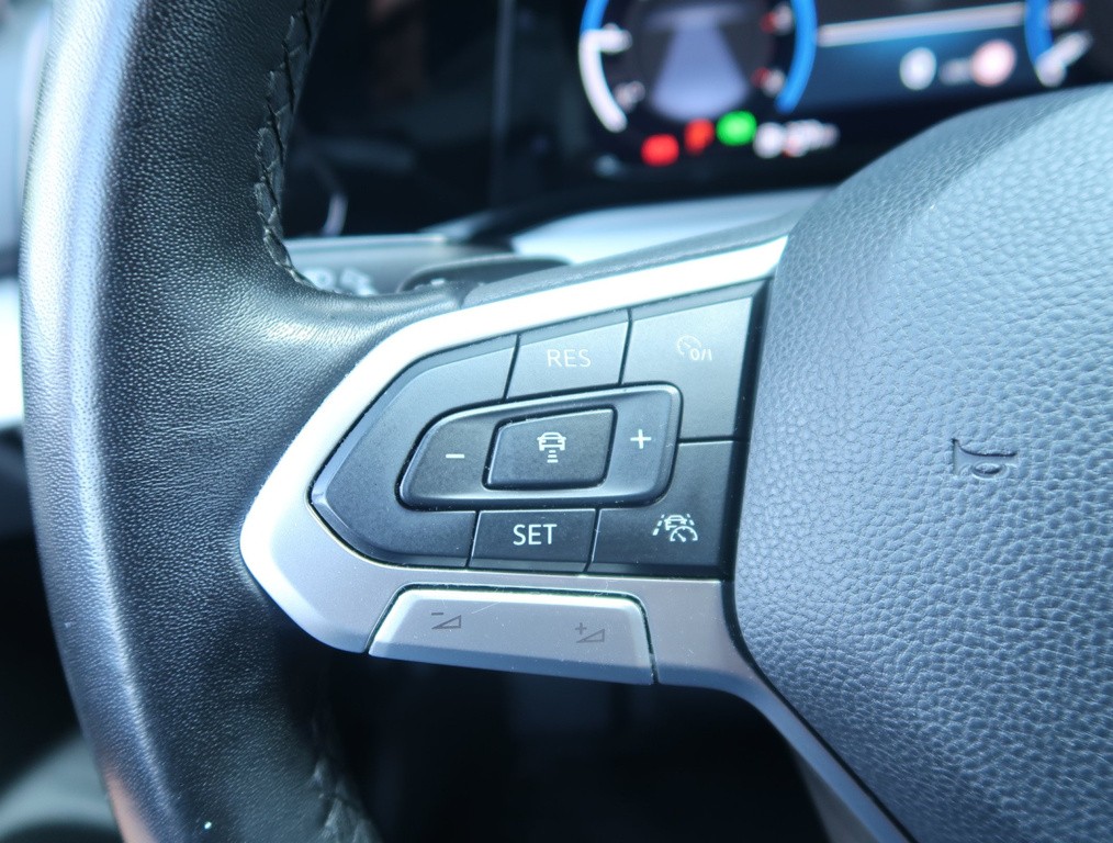 VW Golf Comfortline 2.0 TDI nadštandardná výbava