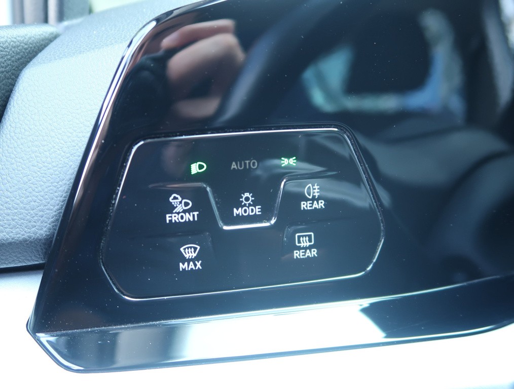 VW Golf Comfortline 2.0 TDI nadštandardná výbava