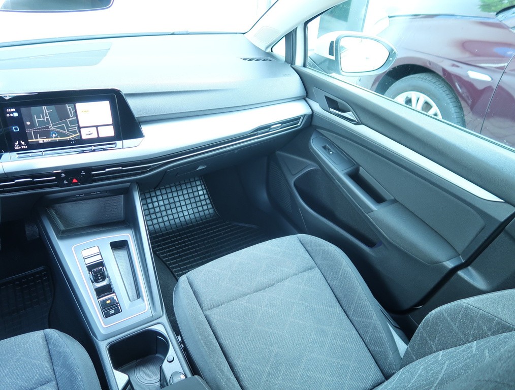 VW Golf Comfortline 2.0 TDI nadštandardná výbava