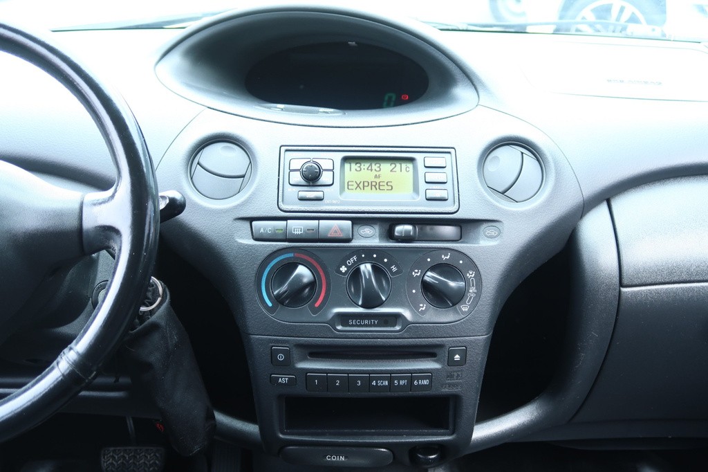 Toyota Yaris 1.0 VVT-i Automat, nová STK, Závesné zariadenie