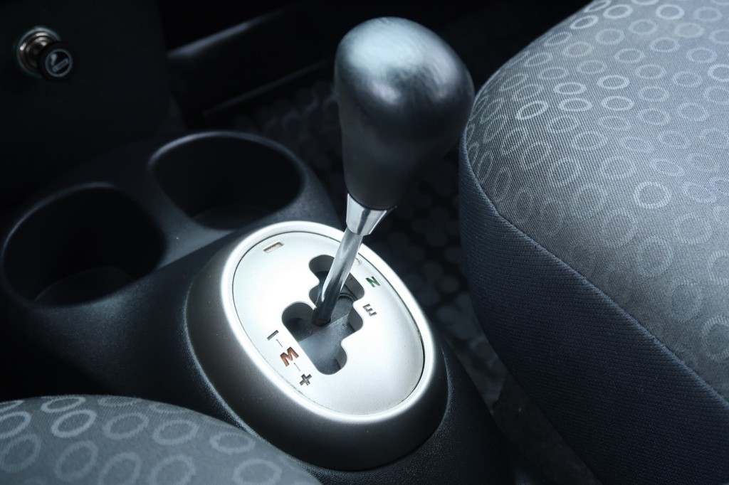 Toyota Yaris 1.0 VVT-i Automat, nová STK, Závesné zariadenie