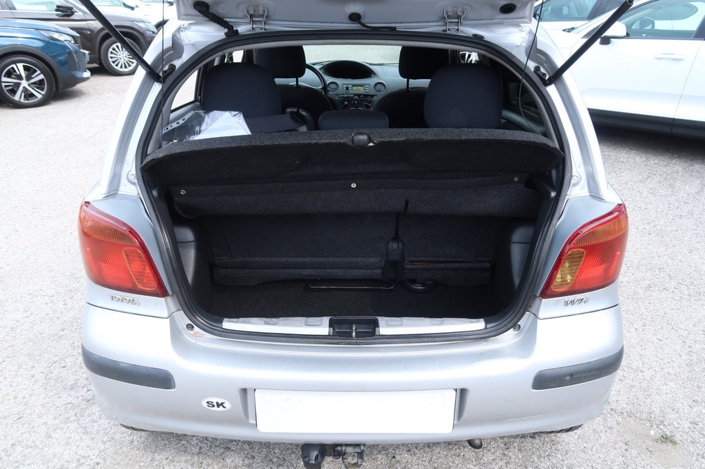 Toyota Yaris 1.0 VVT-i Automat, nová STK, Závesné zariadenie