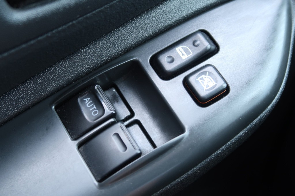 Toyota Yaris 1.0 VVT-i Automat, nová STK, Závesné zariadenie