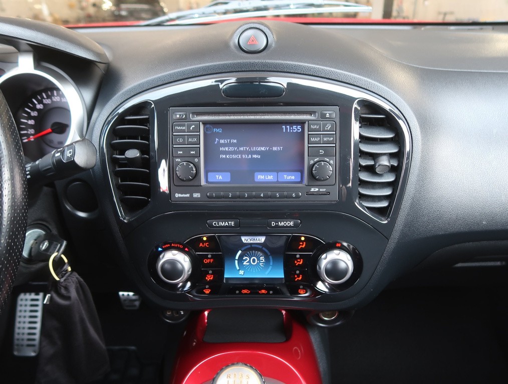 Nissan Juke Tekna 1.6 DIG-T Navigácia, Tempomat, Vyhř. sedaček