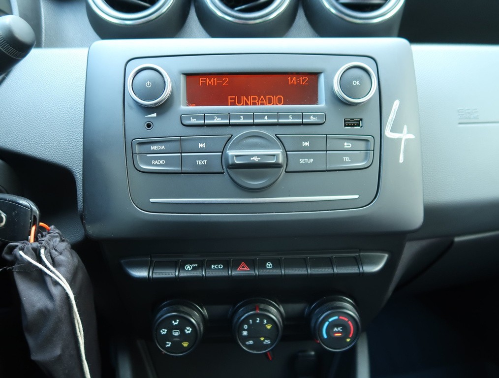 Dacia Duster Ambiance 1.6 SCe senzor dažďa