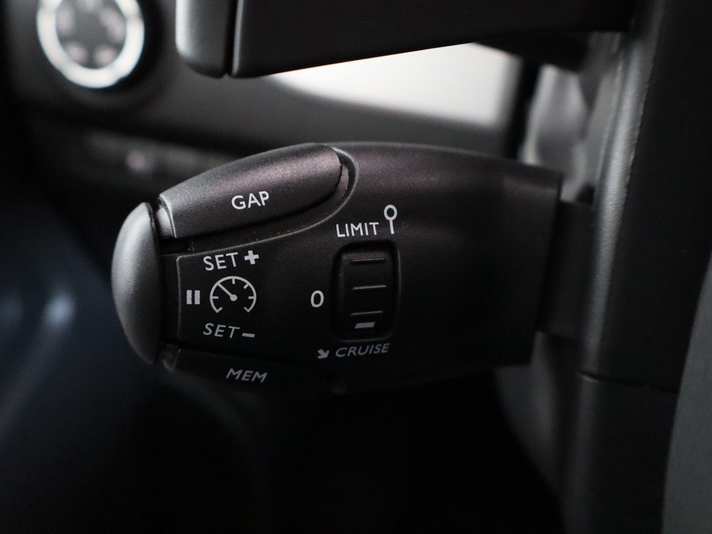 Peugeot Traveller Business VIP 2.0 BlueHDi