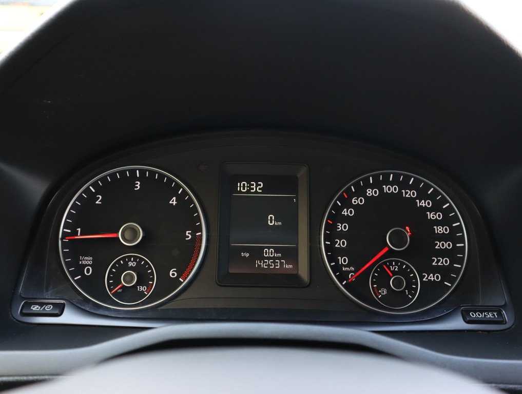 VW Caddy Trendline 2.0 TDI Tempomat, Vyhř. sedaček