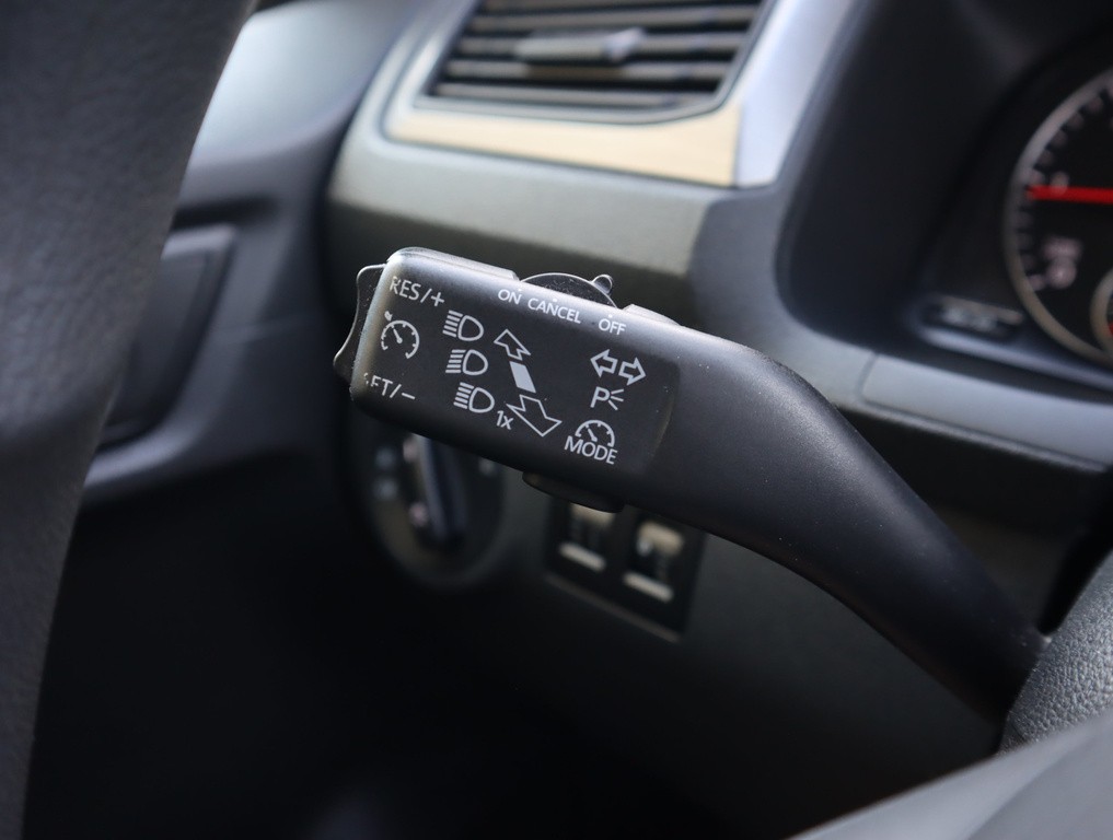 VW Caddy Trendline 2.0 TDI Tempomat, Vyhř. sedaček