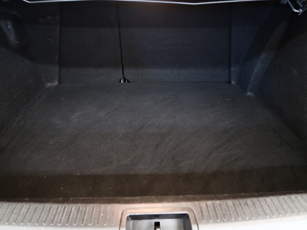 Renault Fluence 1.6 16V po STK, Závesné zariadenie