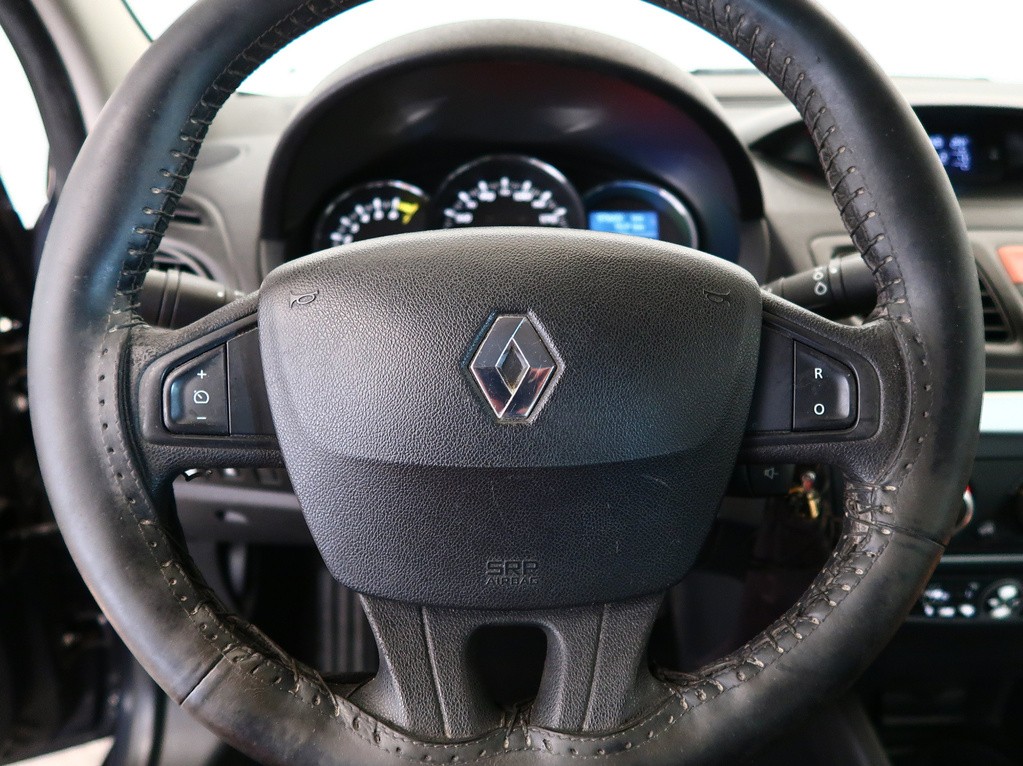 Renault Fluence 1.6 16V po STK, Závesné zariadenie