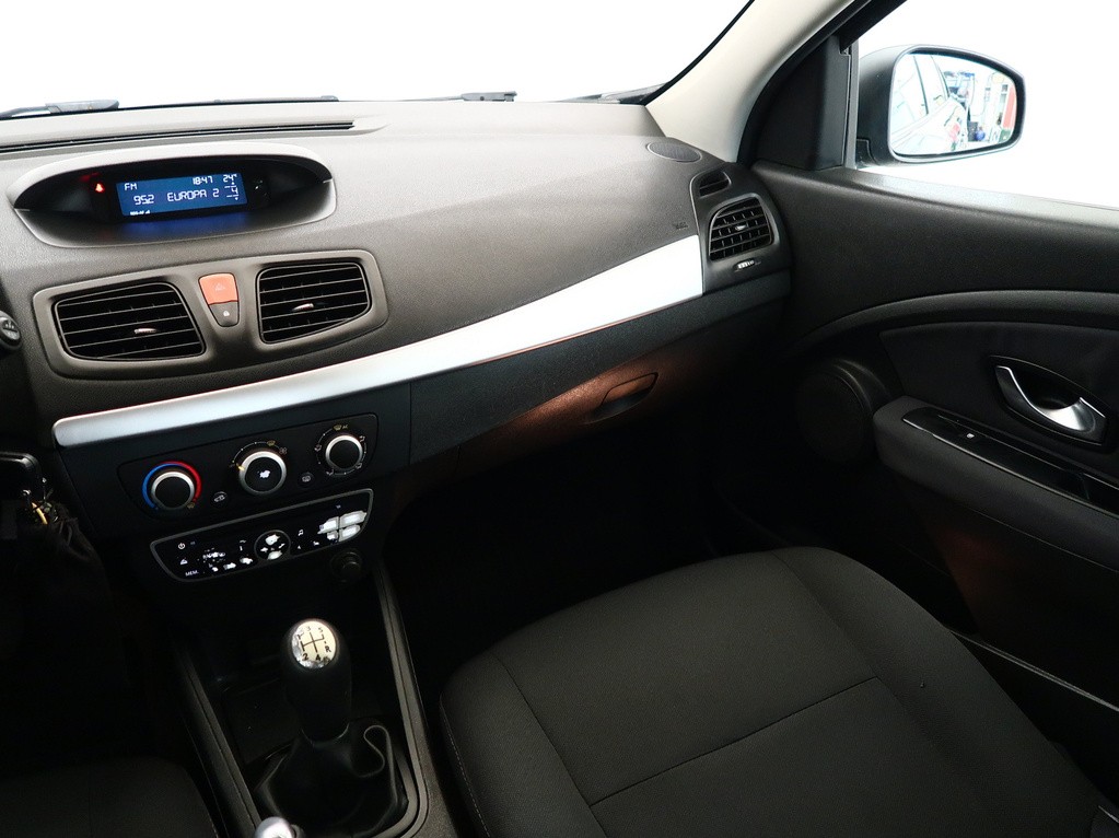Renault Fluence 1.6 16V po STK, Závesné zariadenie