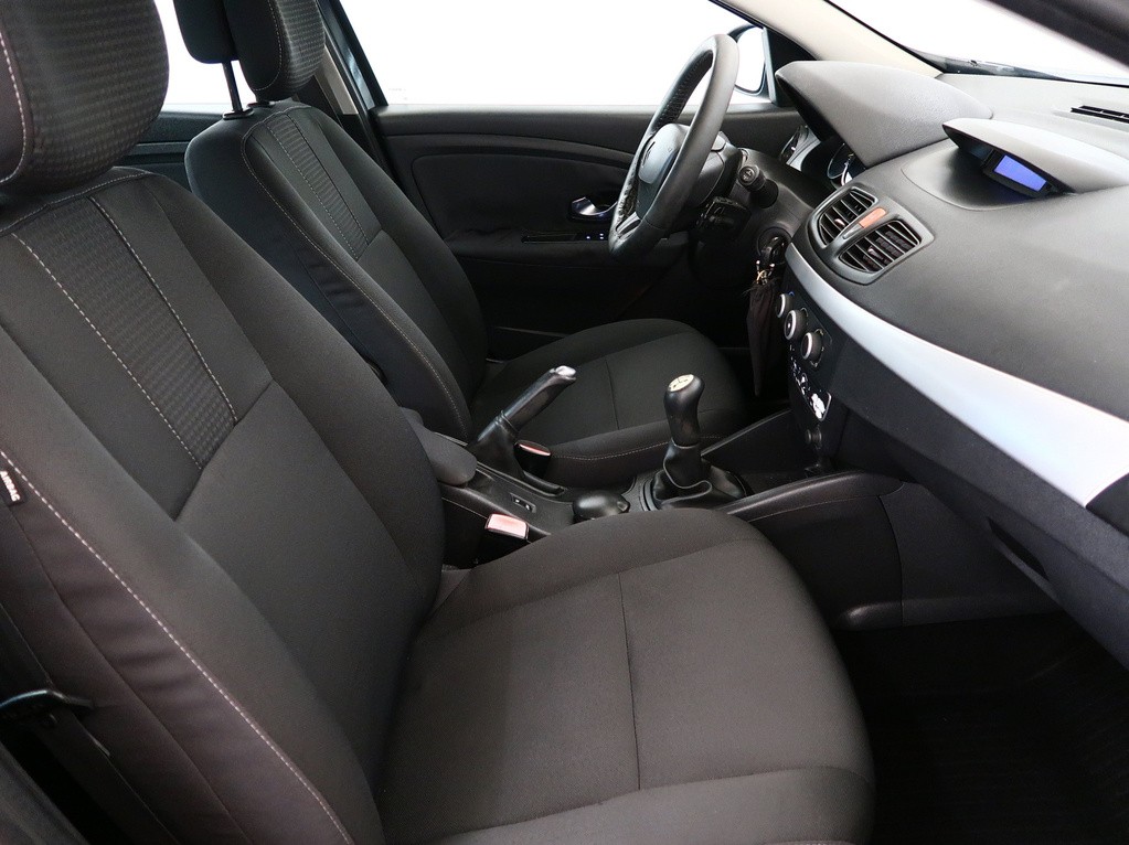 Renault Fluence 1.6 16V po STK, Závesné zariadenie