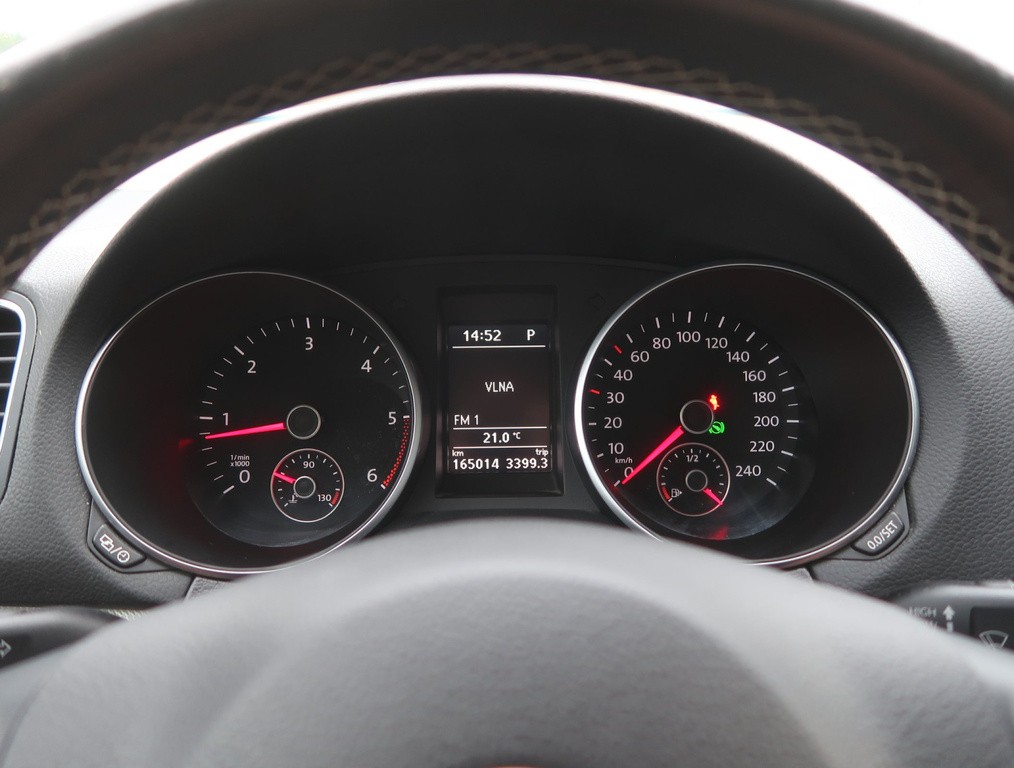 VW Golf 2.0 TDI Automat, Park. senzory, Vyhř. sedaček