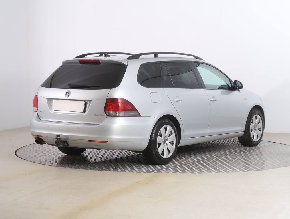 VW Golf 2.0 TDI Automat, Park. senzory, Vyhř. sedaček