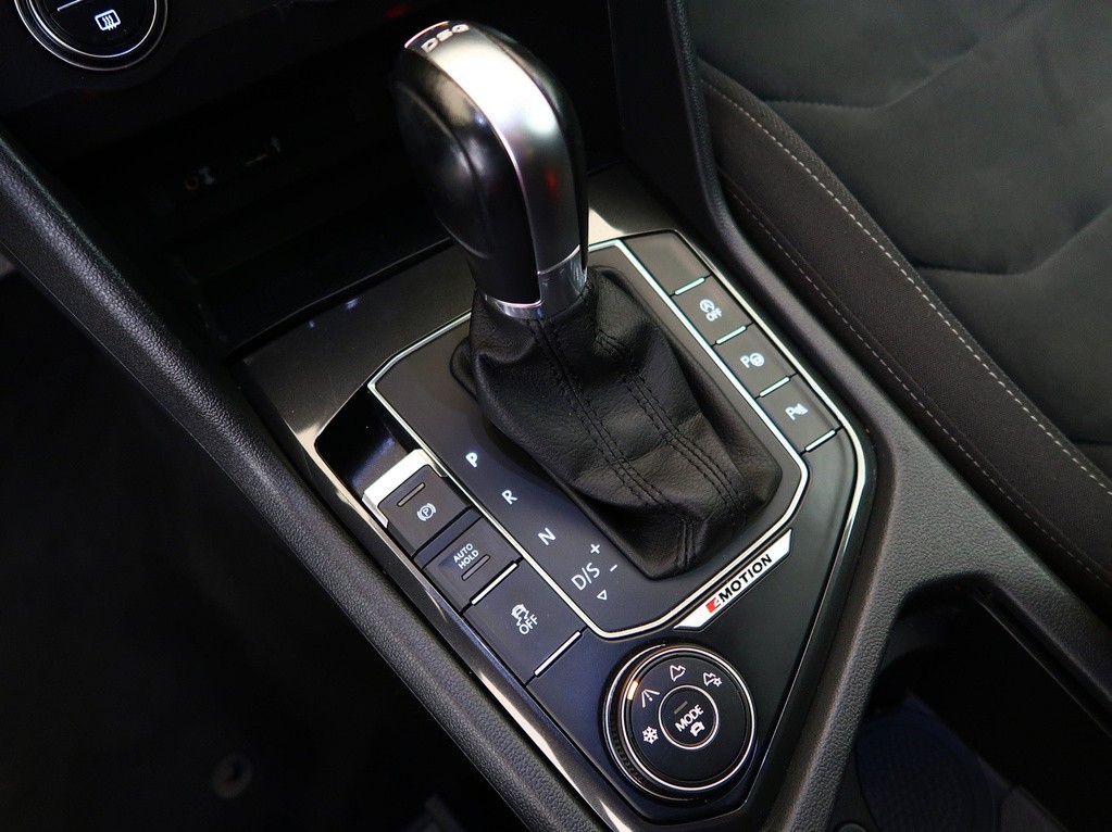 VW Tiguan R-Line 2.0 TDI Pohon 4x4