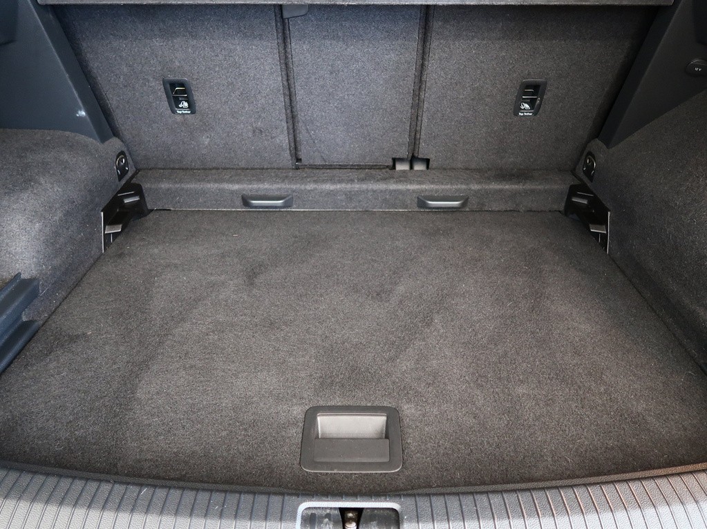 VW Tiguan R-Line 2.0 TDI Pohon 4x4