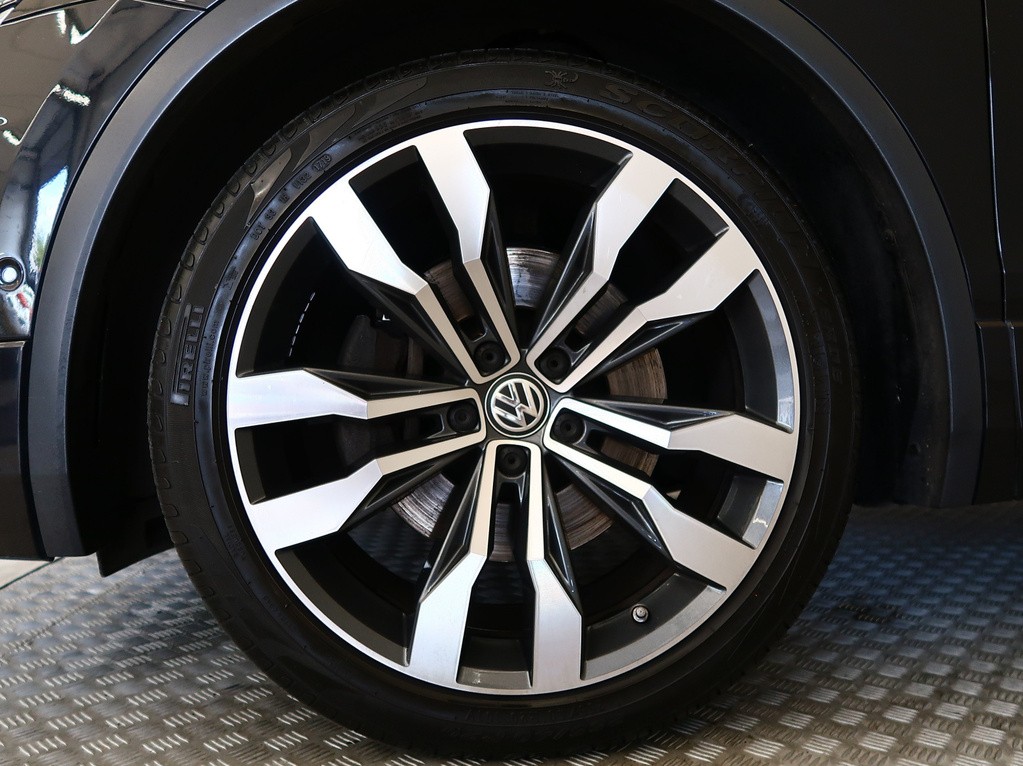 VW Tiguan R-Line 2.0 TDI Pohon 4x4
