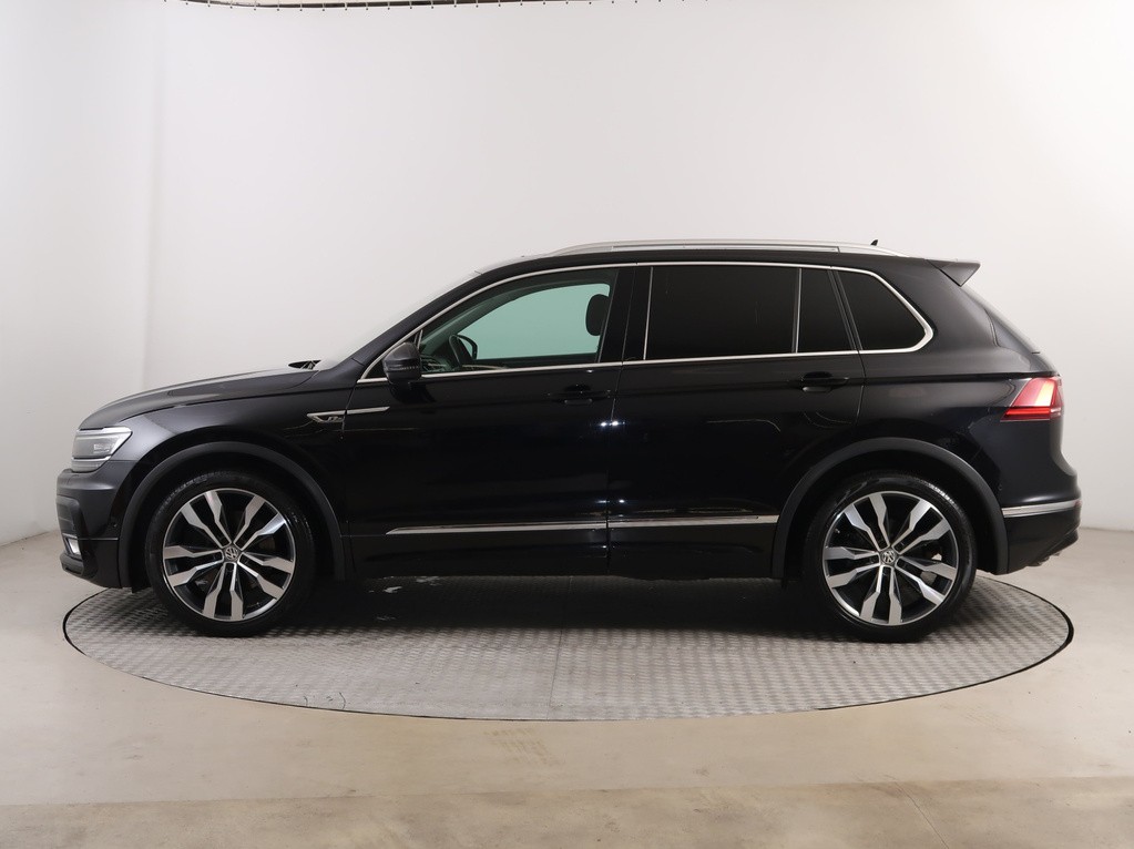 VW Tiguan R-Line 2.0 TDI Pohon 4x4