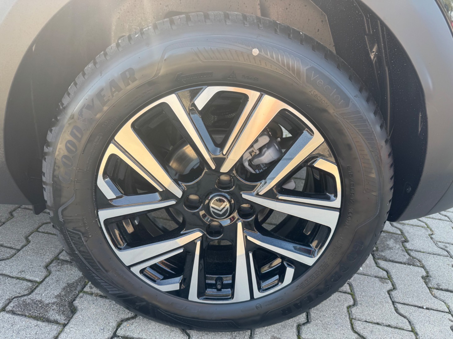 Citroën C4 PureTech 130 S&S Plus EAT8