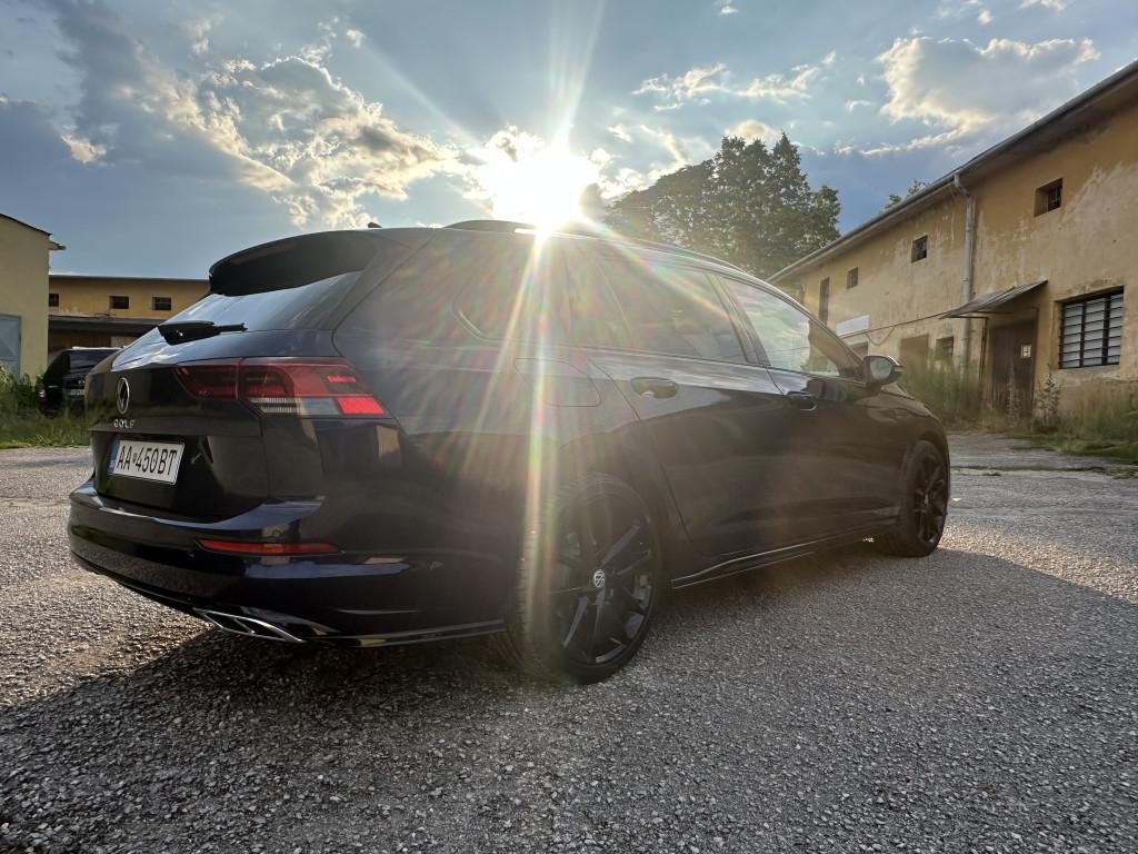 Volkswagen Golf Variant 1.5 eTSI ACT 150k R-Line DSG