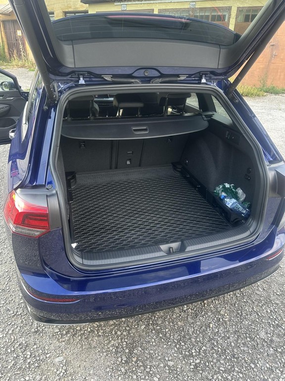 Volkswagen Golf Variant 1.5 eTSI ACT 150k R-Line DSG